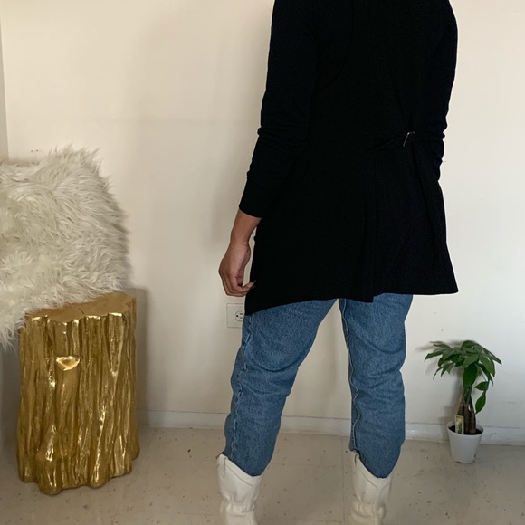 Sleeveless Button Front Blazer - Picture 3 of 6